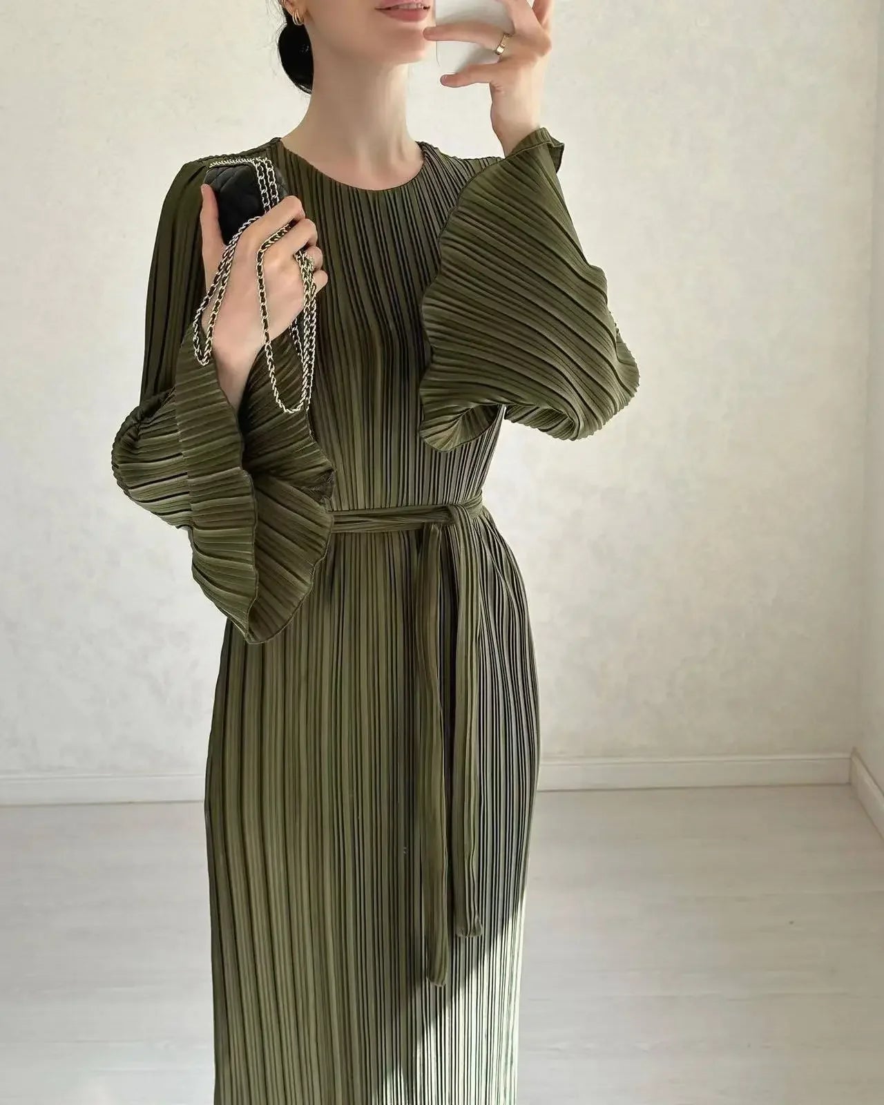 Robe longue plissée musulmane à manches évasées pour femmes