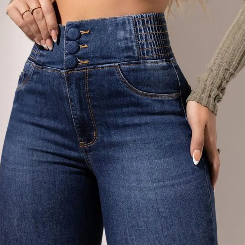 Le Ventre Plat Rétro Réinventé : Le Pantalon Flare Chic pour Femmes