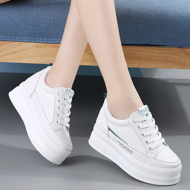 Baskets décontractées en cuir microfibre pour femmes