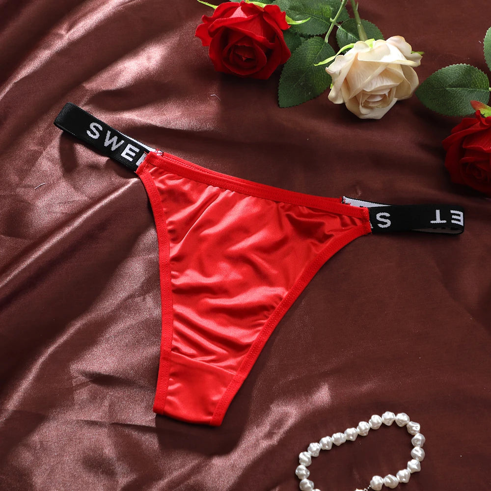 String Satin Femme – Doux et Soyeux