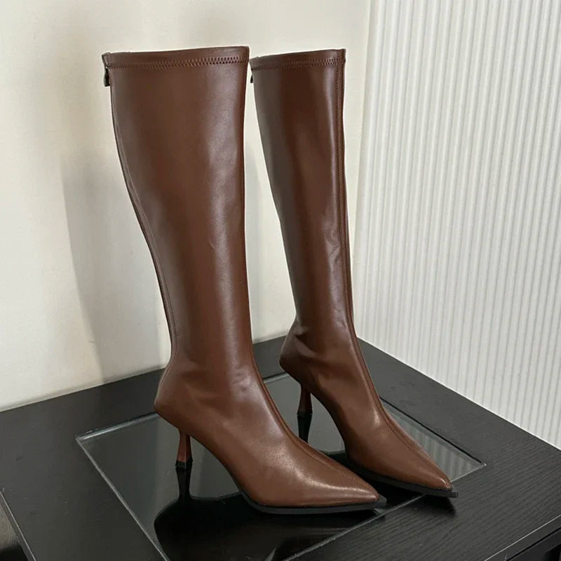 Bottes hautes en cuir souple à bout pointu pour femmes