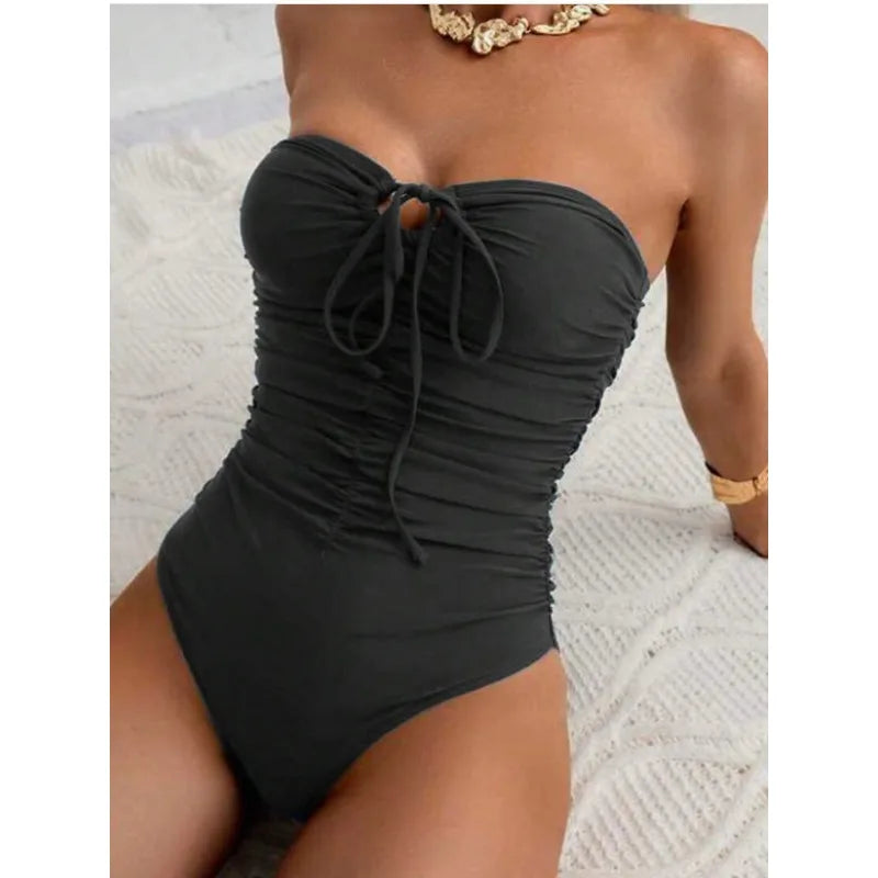Maillot de bain une pièce sans bretelles bandeau ou dos nu pour femmes