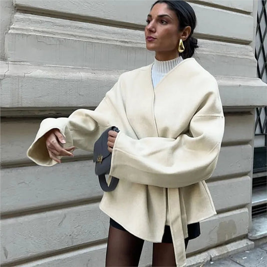 Veste en Laine Ceinturée Femme – Détails Lacés