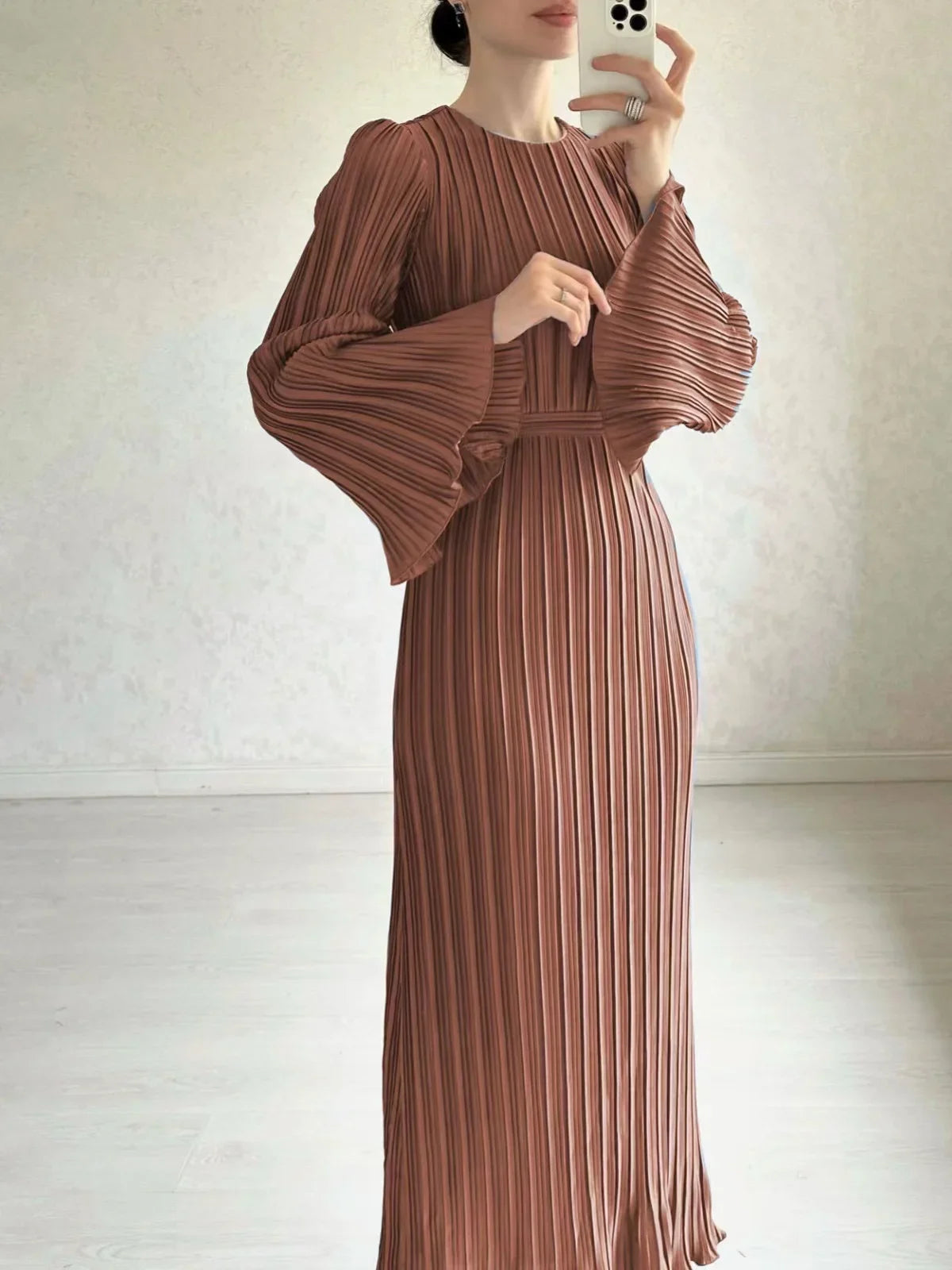 Robe longue plissée musulmane à manches évasées pour femmes