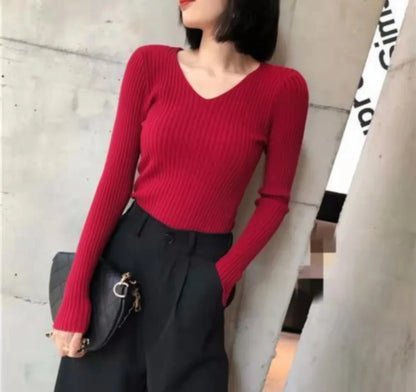 Pull Côtelé Femme – Col V et Coupe Ajustée