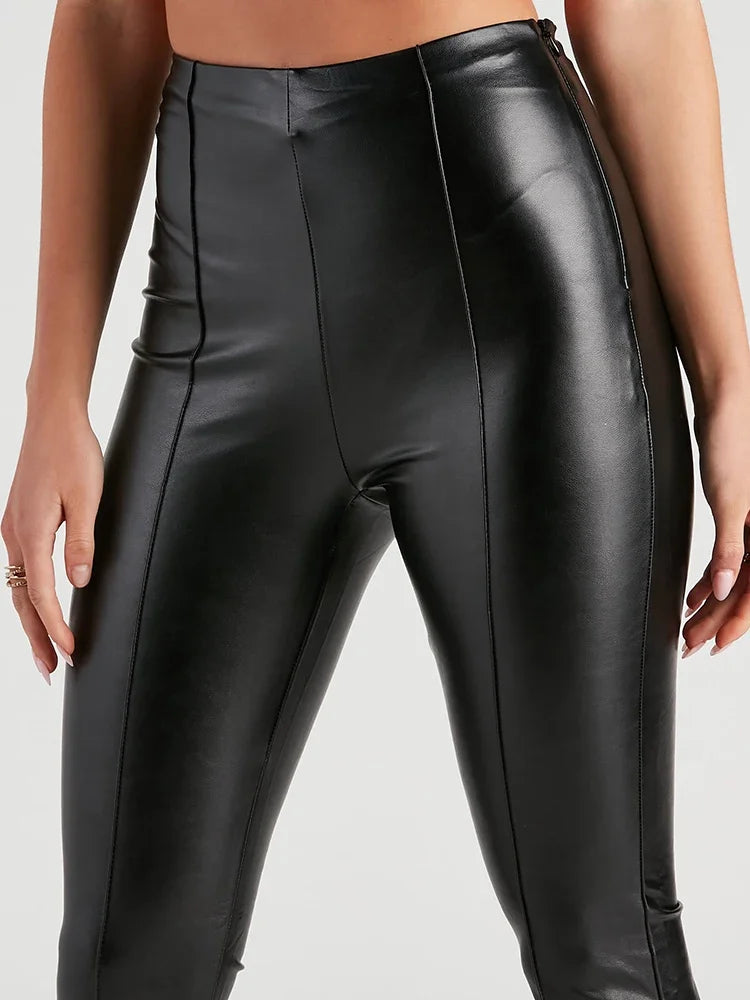 Pantalon Évasé Taille Haute en Similicuir Mat