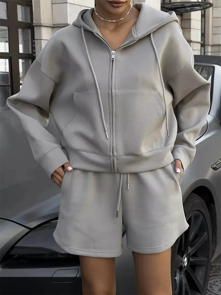 Ensemble deux pièces sweat-shirt et short pour femmes