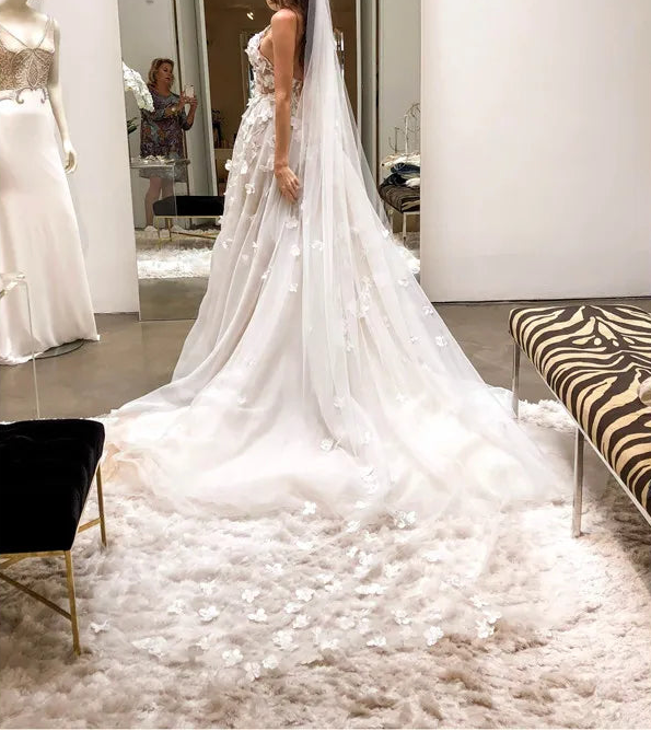 Robe de mariée élégante en dentelle à fleurs 3D pour femmes