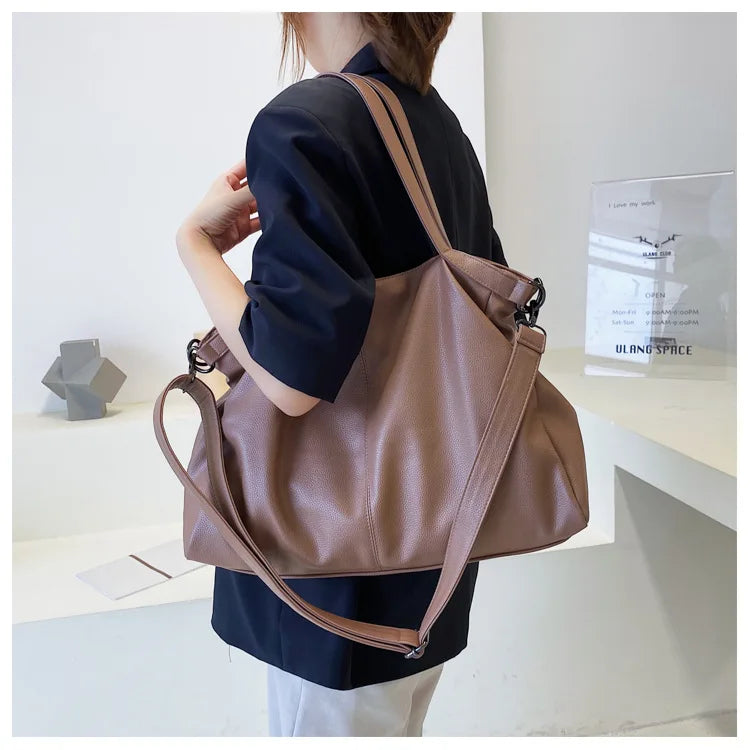 Sacs fourre-tout noirs pour femmes