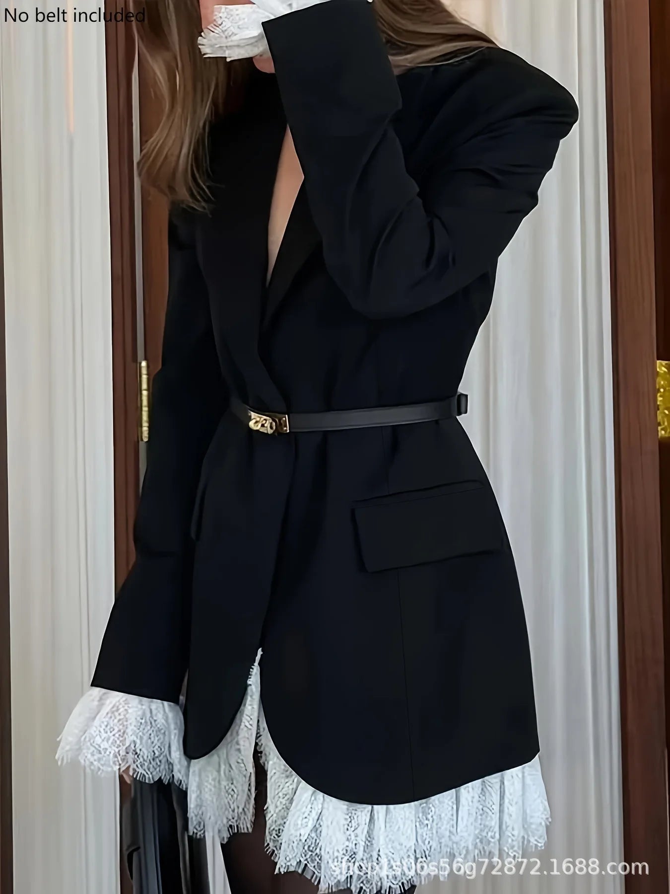 Robe de costume élégante en dentelle et dentelle pour femmes