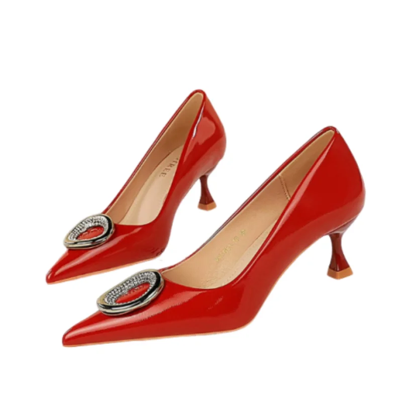 Chaussures en cuir verni simples pour femmes