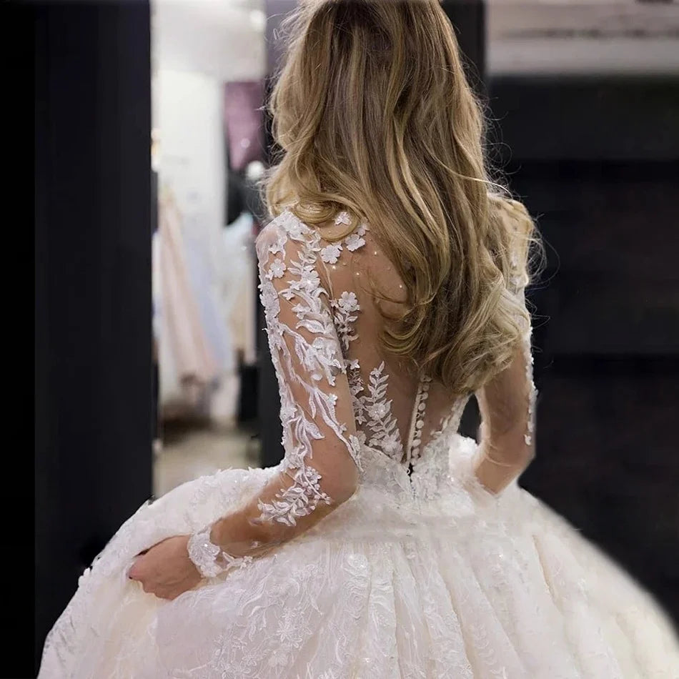 Robe de mariée élégante et romantique à manches longues pour femmes