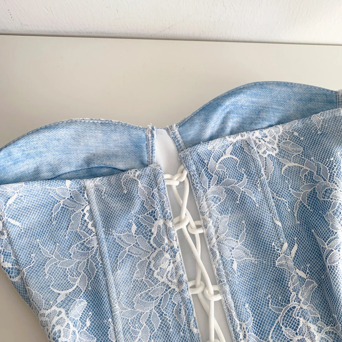 Débardeur Dentelle Femme – Fines Bretelles