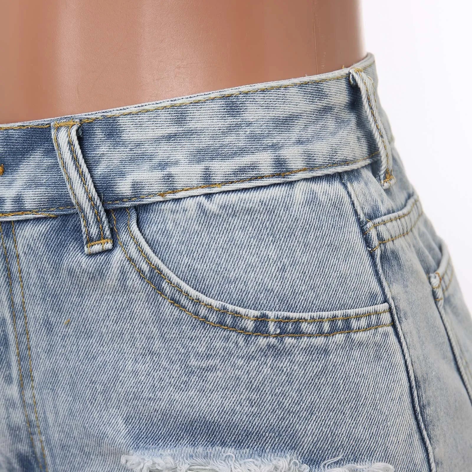 Short en jean déchiré pour femmes