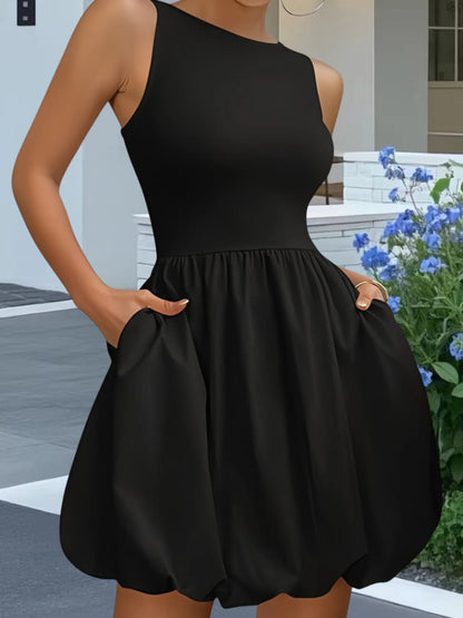 Robe Courte Femme – Col Rond et Sans Manches