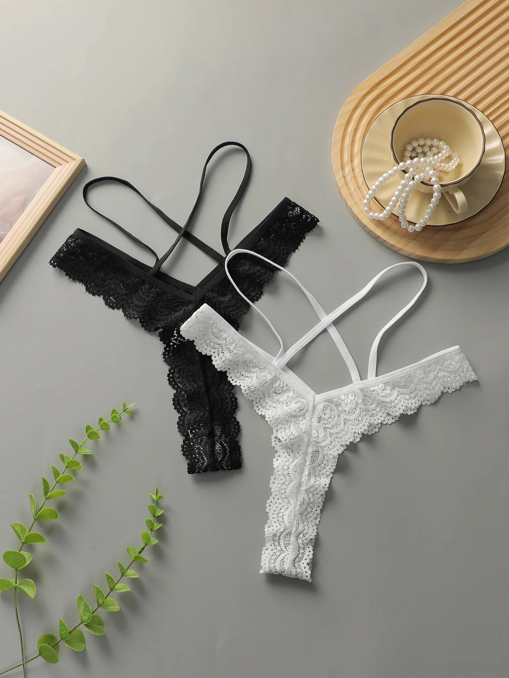 String taille basse évider sans trace pour femmes