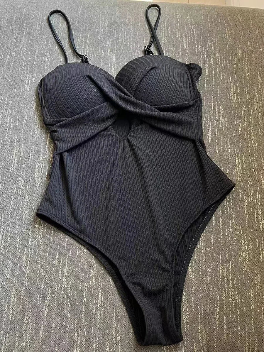 Maillot de bain une pièce soutien-gorge et culotte, pour femmes