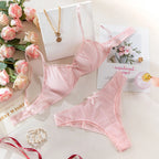 Ensemble de lingerie sexy en maille transparente, soutien-gorge et culotte en dentelle à volants et nœuds pour femmes