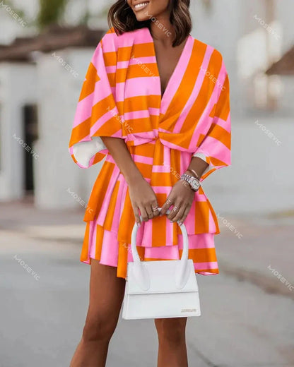 Mini-Robe Femme – Col V Profond et Imprimé Original