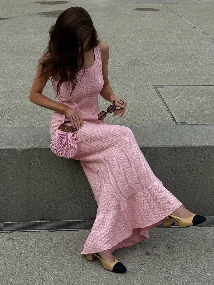 Robe en Maille Femme – Col V et Coupe Sirène