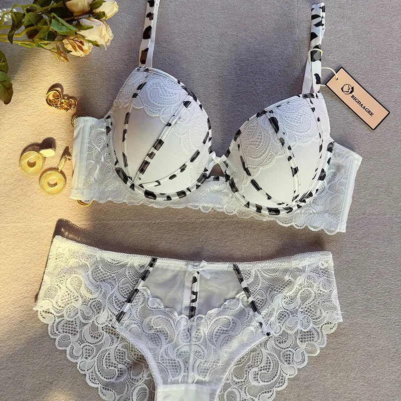 Ensemble soutien-gorge  et culotte en dentelle broderie pour femmes