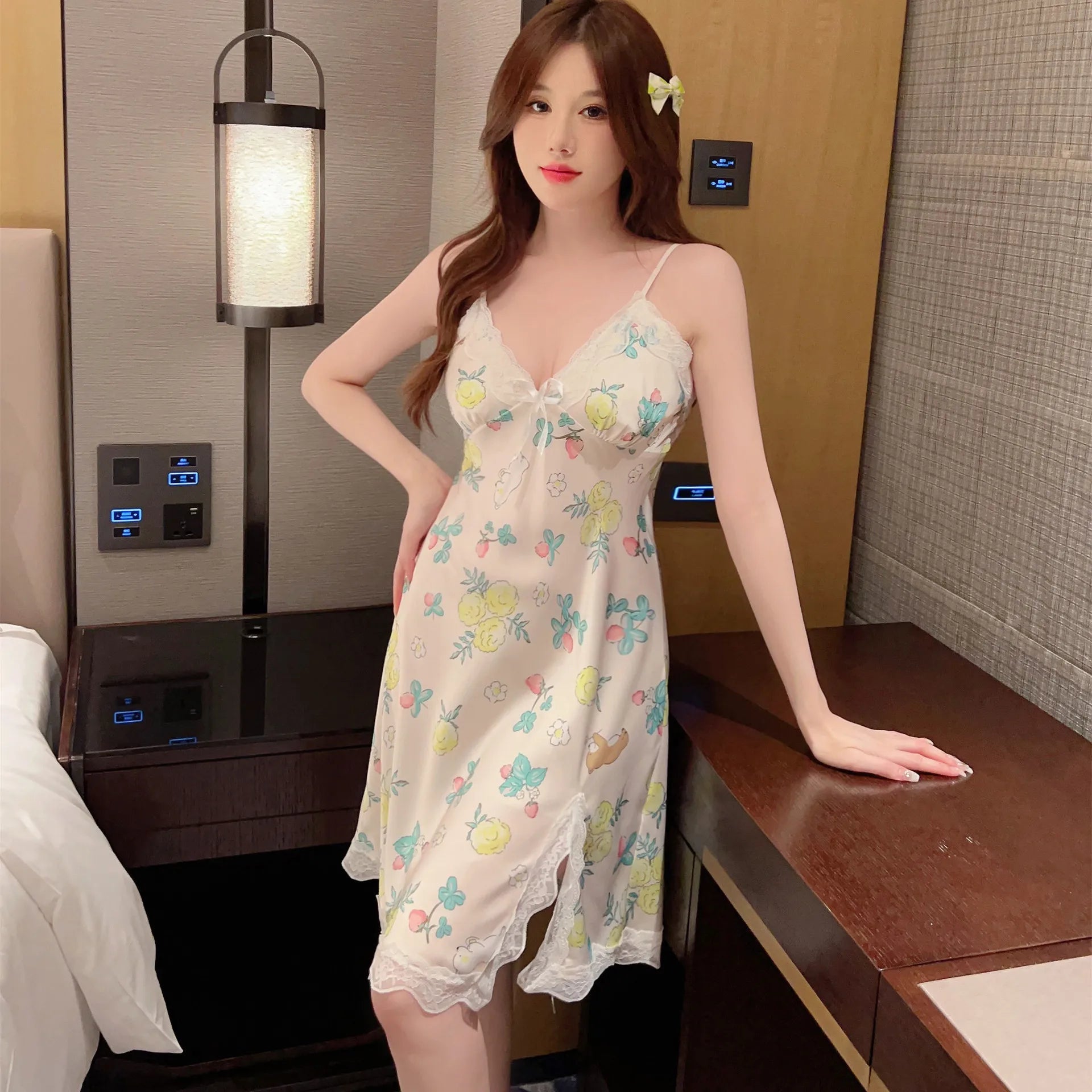Chemise de nuit sexy à bretelles pour femmes