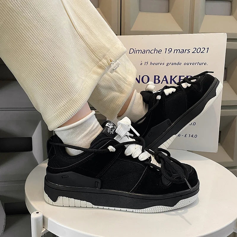Baskets en maille à lacets pour femmes