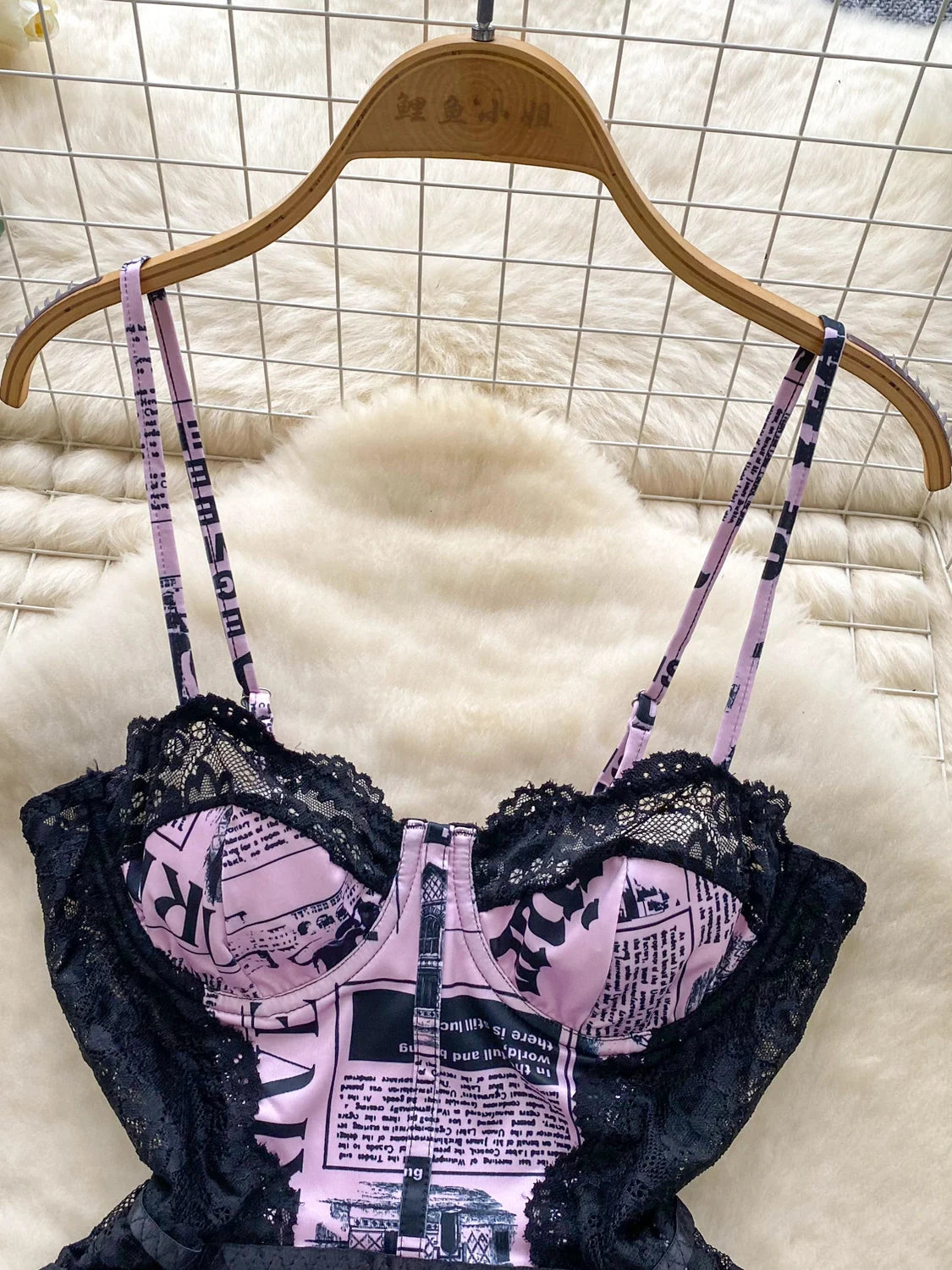 Body en dentelle rose pour femmes