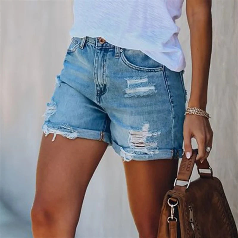 Short en Jean Femme – Déchiré Vintage et Coupe Droite