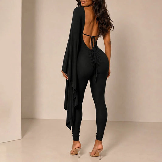 Combinaison femme asymétrique à épaule dénudée et manche évasée