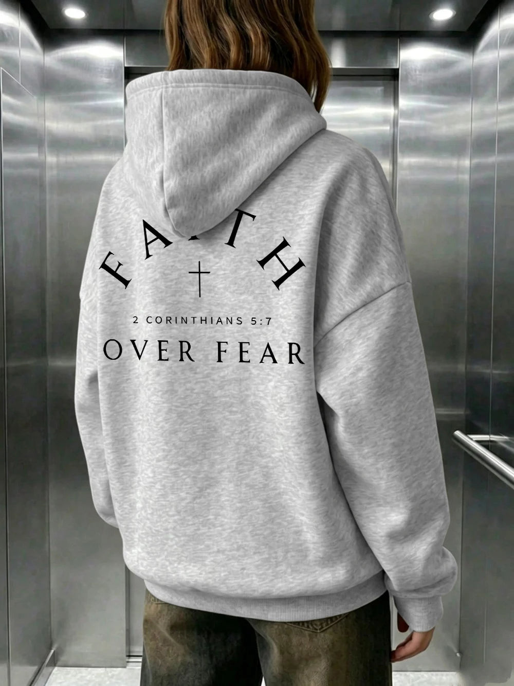 Sweat à capuche imprimé Faith Over Fear pour femmes