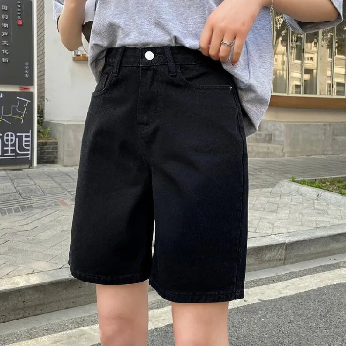 Bermuda en jean noir à boutons droits pour femmes