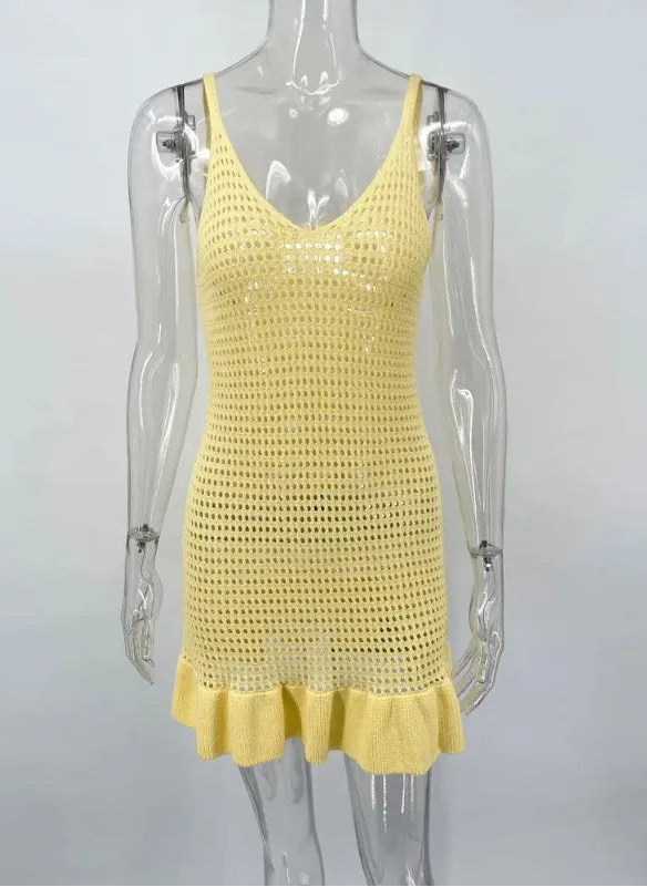 Robe courte en maille à volants et découpes pour femmes