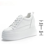 Baskets blanches à talons compensés 9cm pour femmes