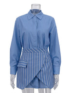 Ensemble deux pièces jupe rayée et chemise à manches longues pour femmes