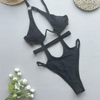 Maillot de bain une pièce asymétrique à armatures et découpes pour femmes