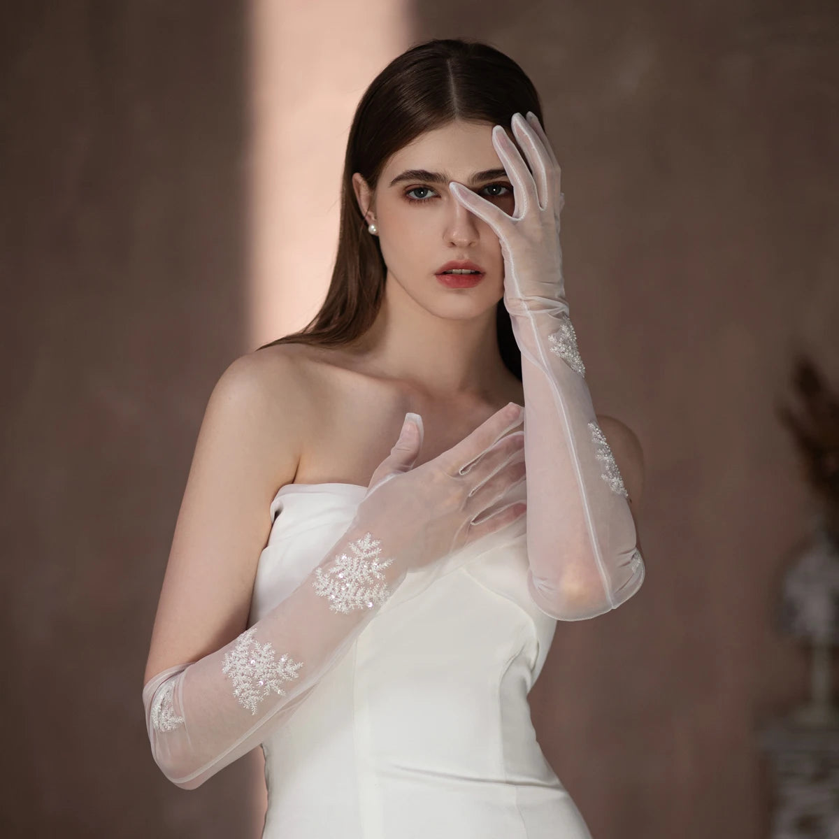 Gants en tulle avec perles pour femmes