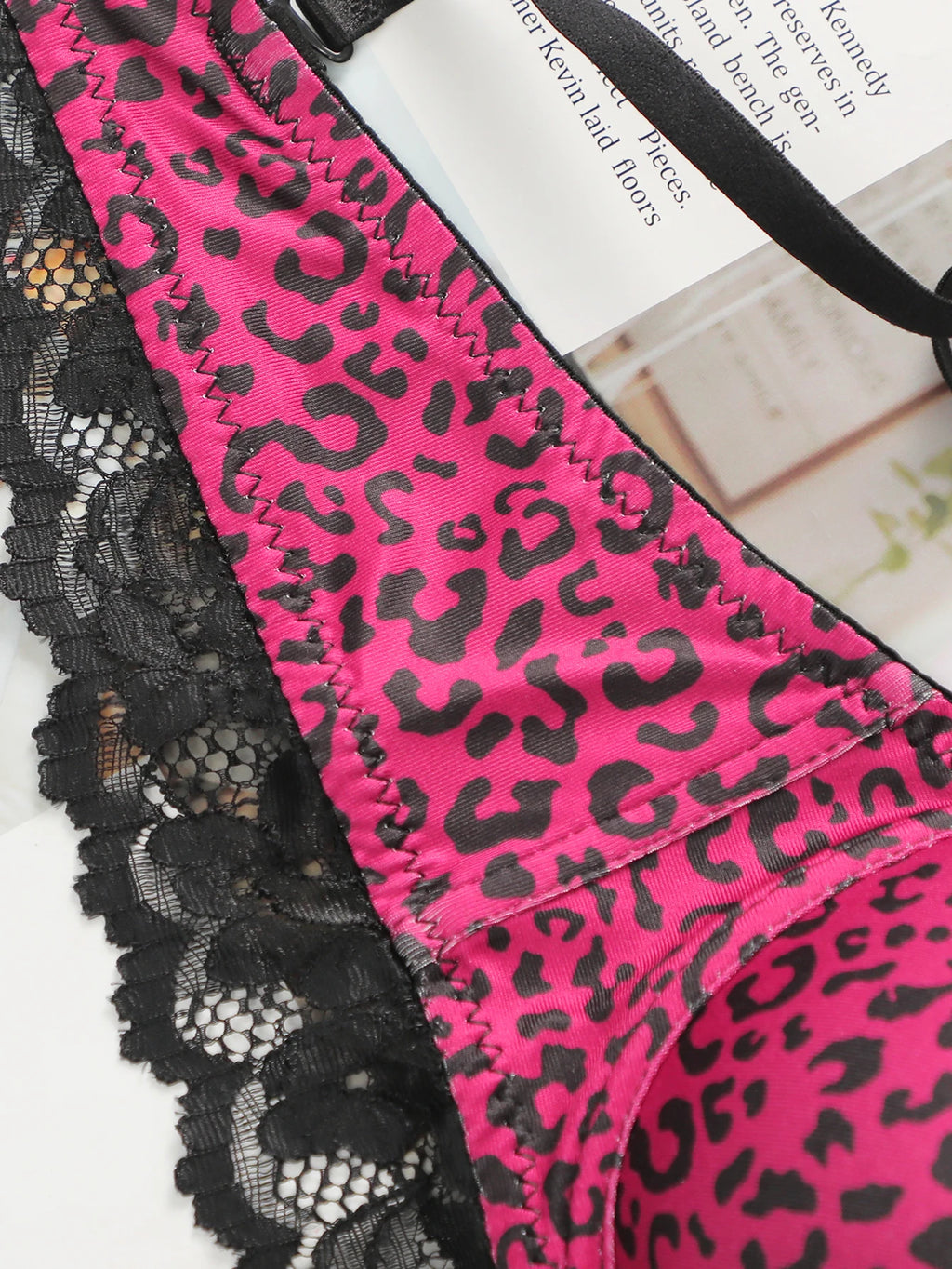 Ensemble de sous-vêtements en dentelle brodée pour femmes