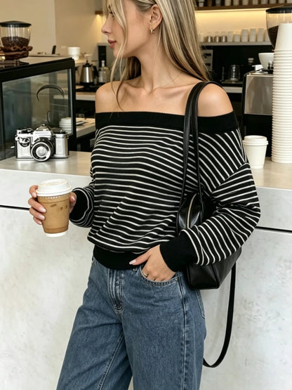 Pull Rayé Femme – Col Asymétrique et Épaules Dénudées