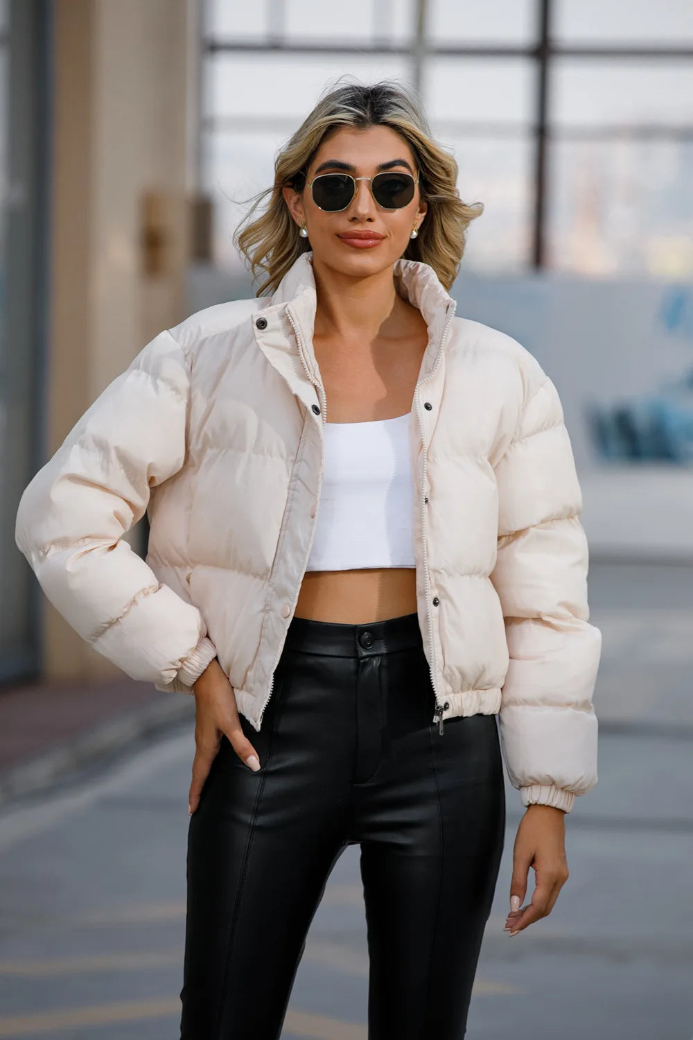 Manteau en coton matelassé à manches longues et col haut pour femmes