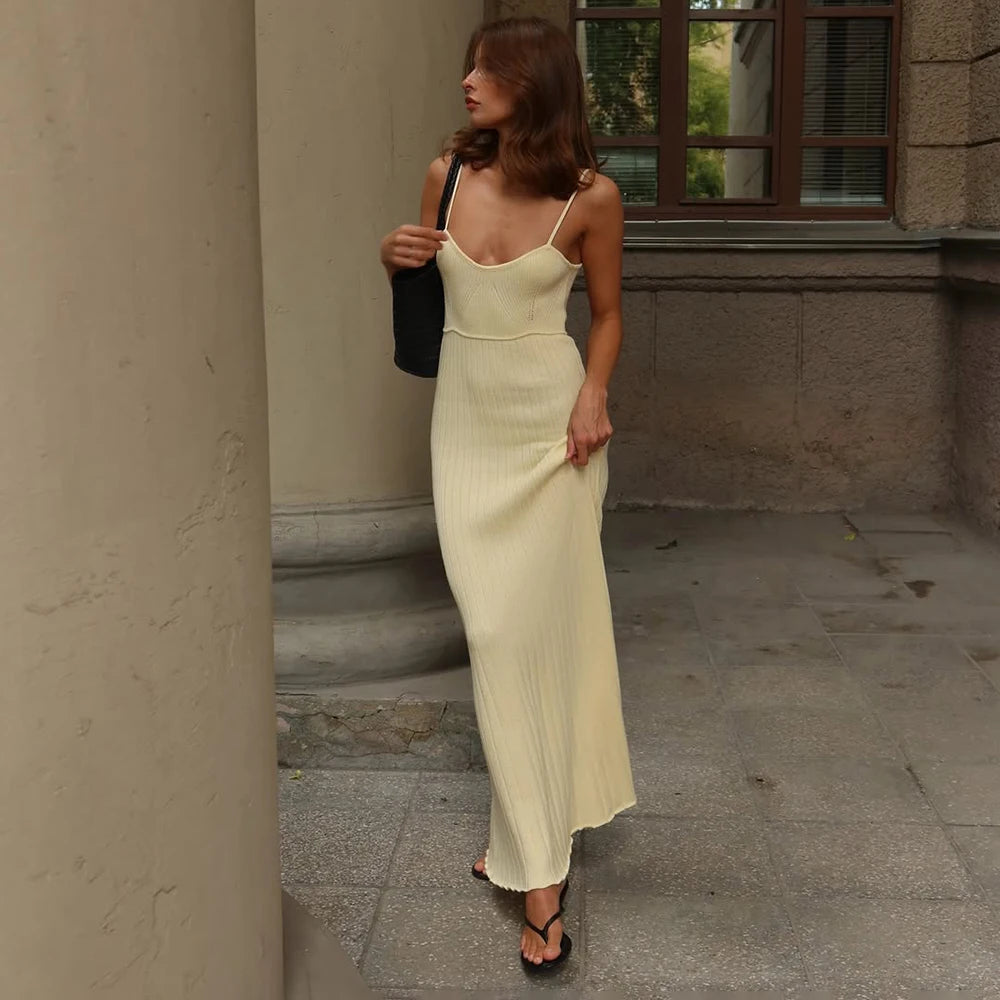 Robe Longue Femme – Maille Ajustée et Col V