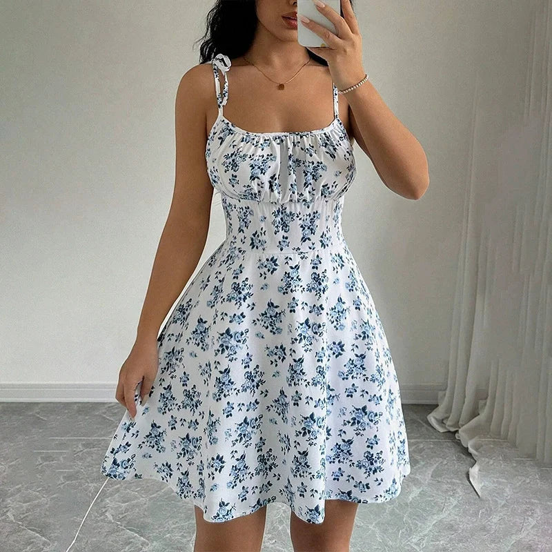 Robe courte à bretelles florale pour femmes