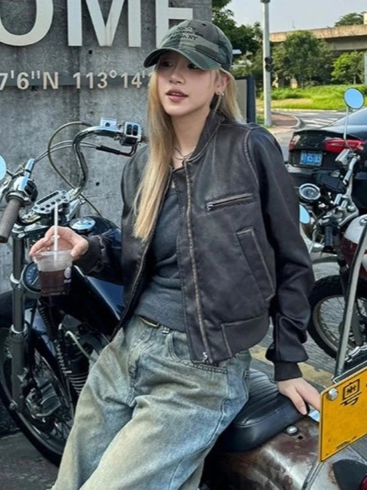 Veste courte en cuir pour femmes
