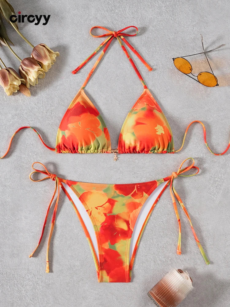 Maillot de bain deux pièces string à lacets et imprimé floral pour femmes