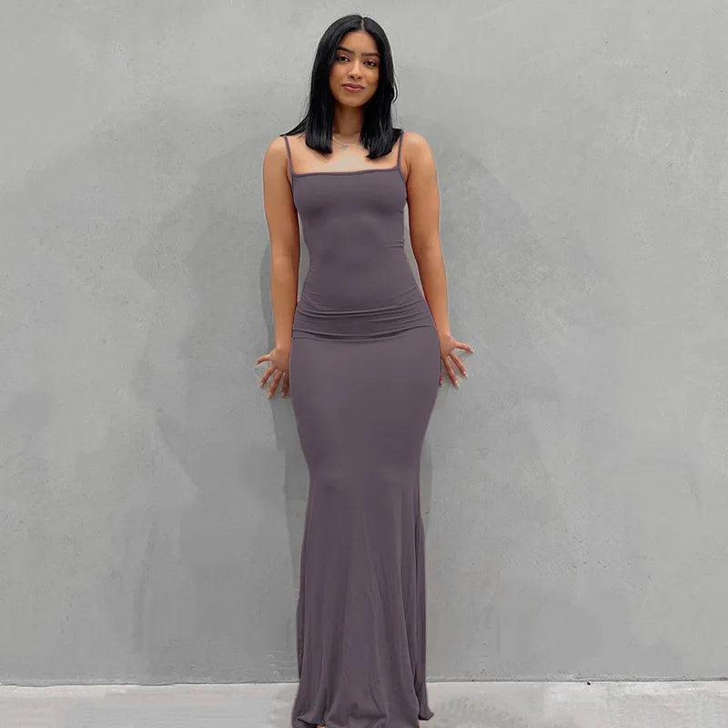 Robe longue dos nu en satin sans manches pour femmes