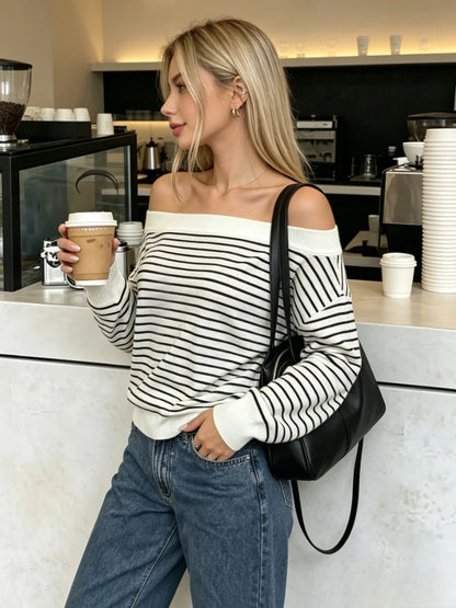 Pull Rayé Femme – Col Asymétrique et Épaules Dénudées