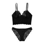 Ensemble de soutien-gorge à armatures en dentelle transparente et culotte assortie pour femmes