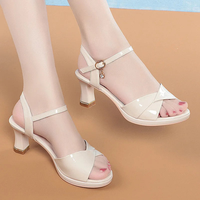Sandales à bout ouvert en cuir talons pour femmes