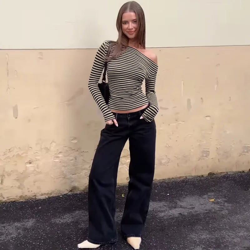 Haut Rayé à Épaule Dénudée – Style Asymétrique