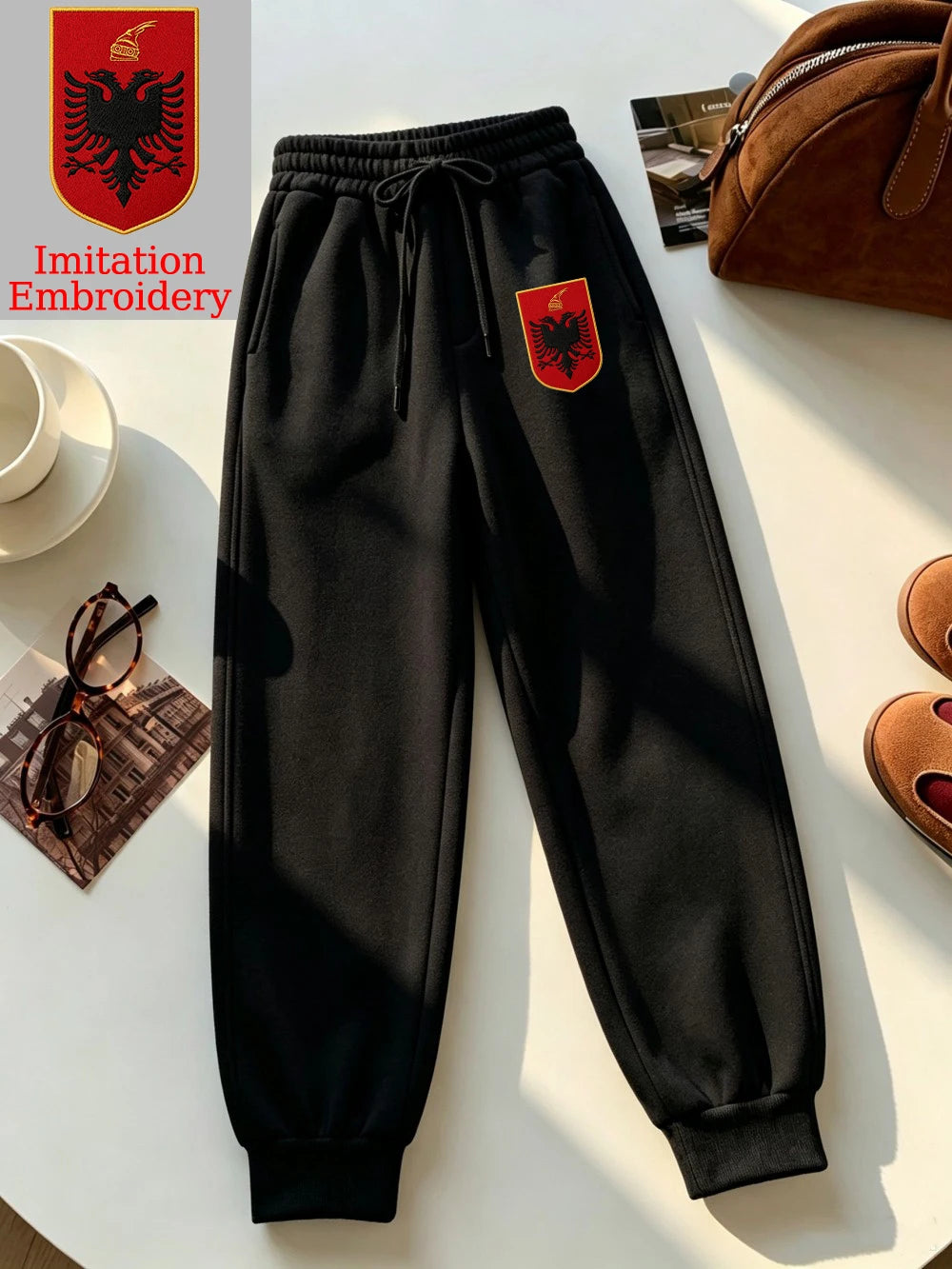 Pantalon de survêtement imprimé emblème albanais pour femmes